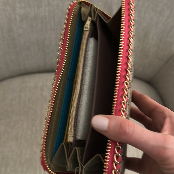 Wallet with multi-color inside - Picture 4 of 4